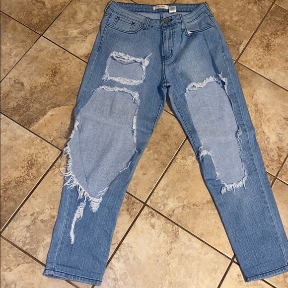 Destroyed denim jeans size medium - Picture 2 of 3